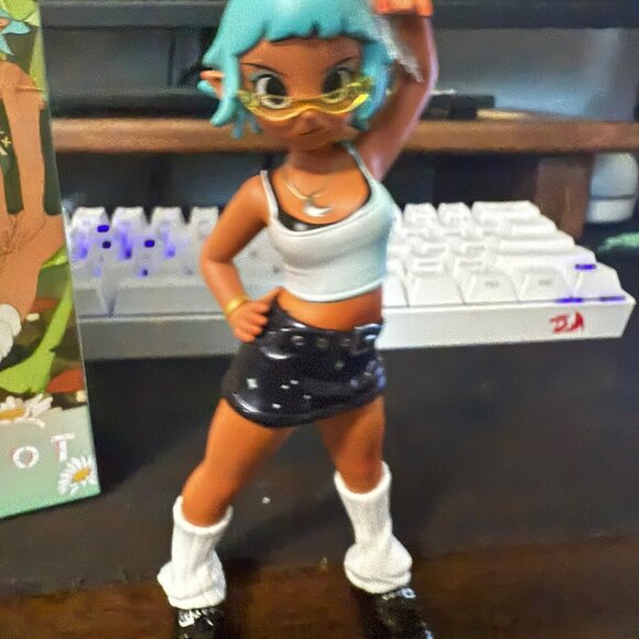 POP MART Peach Riot Punk Fairy Series Figures Frankie Moonrise - Picture 4 of 5